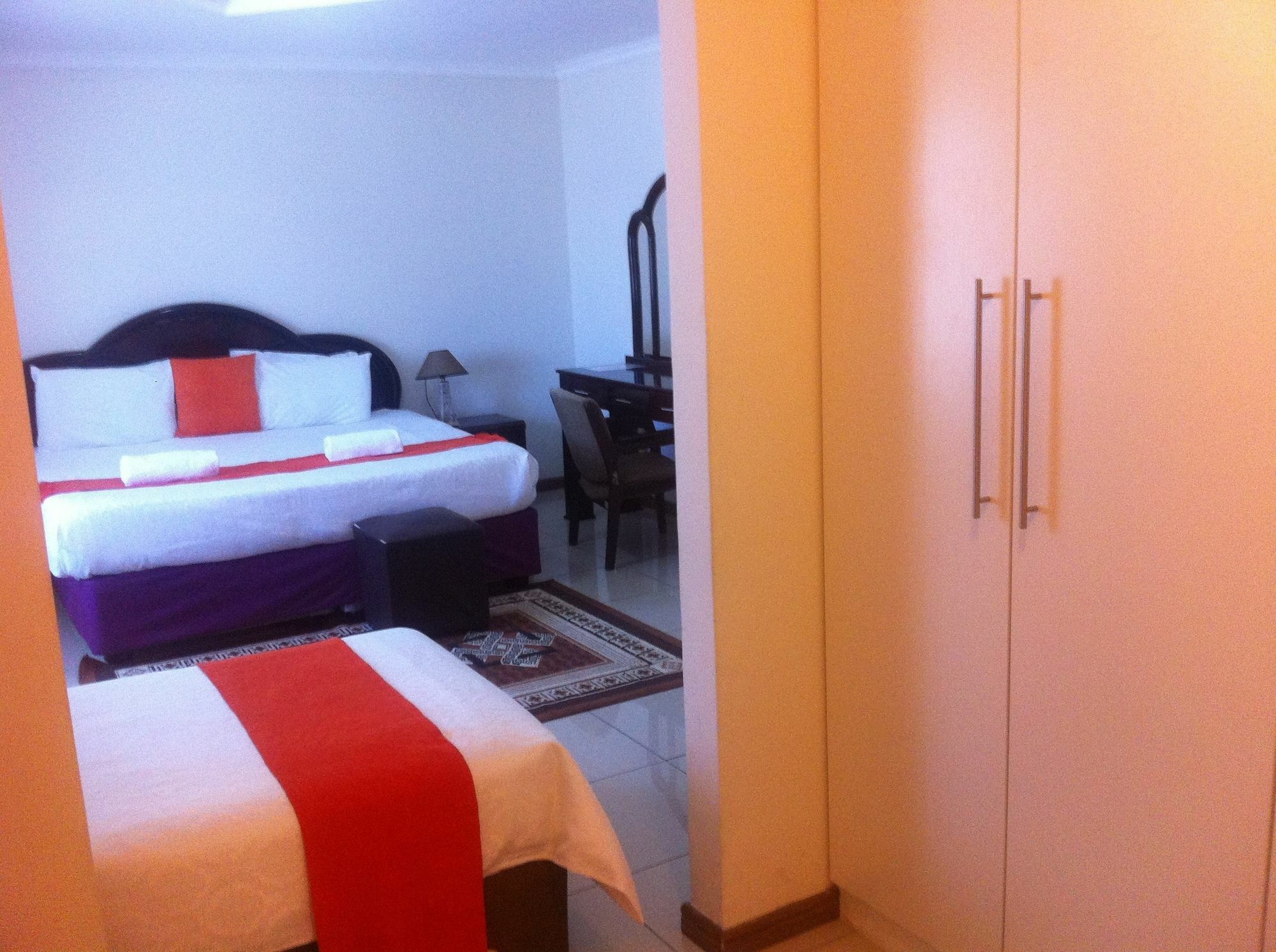 Upper Room Guest House Франсистаун Экстерьер фото