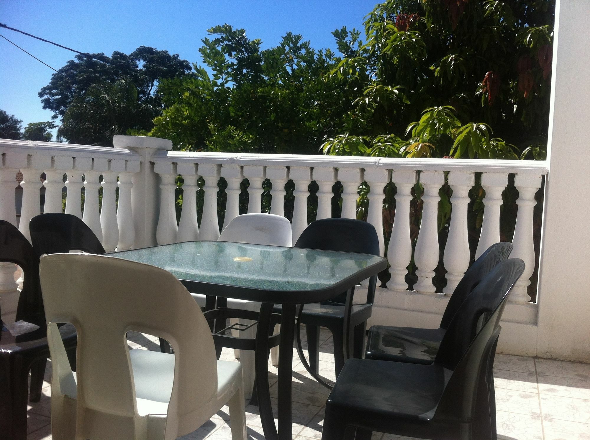 Upper Room Guest House Франсистаун Экстерьер фото